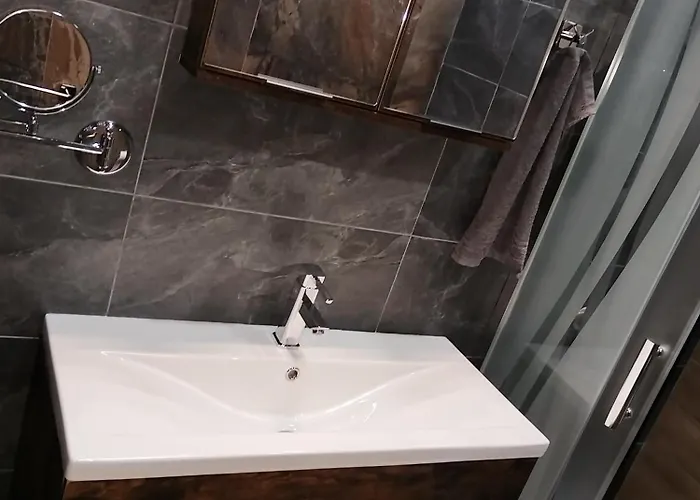 за гости в *