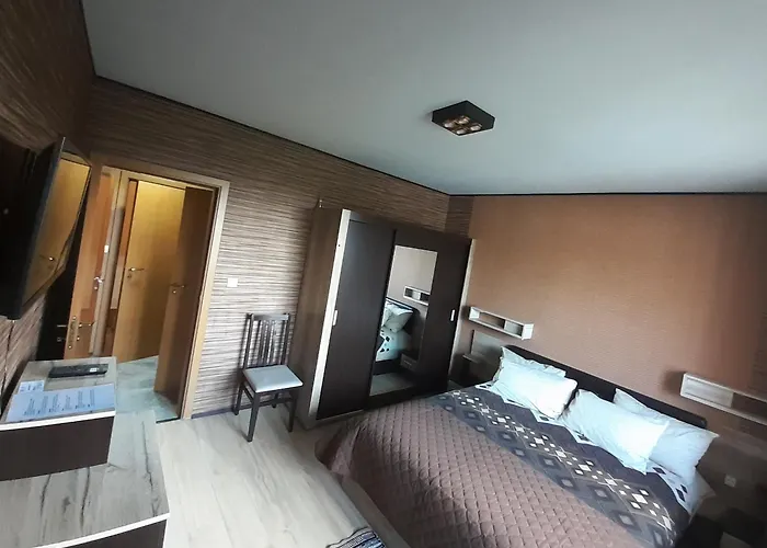 за гости в Апартамент *